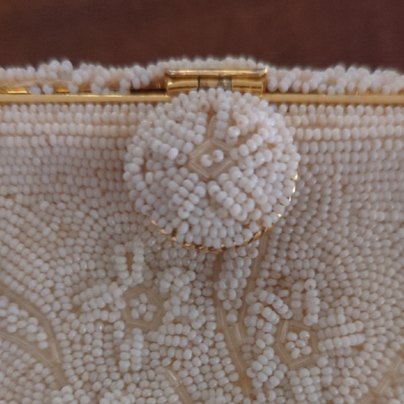 Magid Cream Beaded Wristlet/Handbag Vintage - Picture 3 of 14